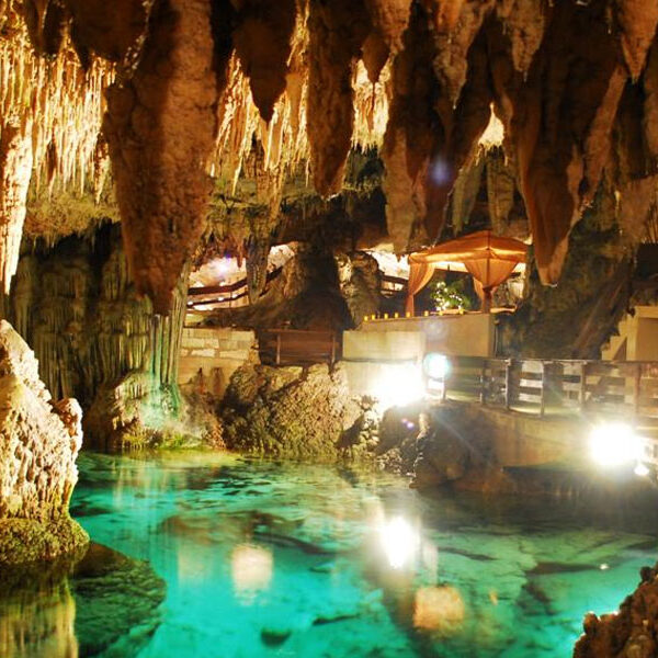 Green Grotto Cave & Dunn's River Falls Tour